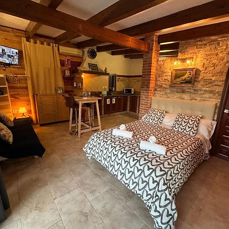 Villa Paquita Loft Делтебре Екстериор снимка