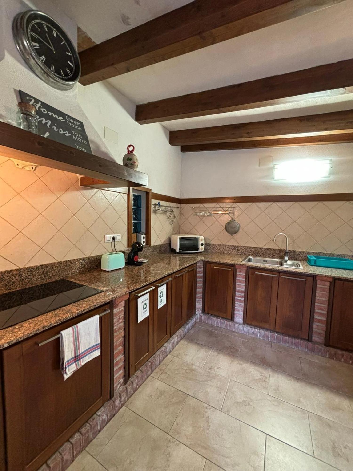 Villa Paquita Loft Делтебре Екстериор снимка