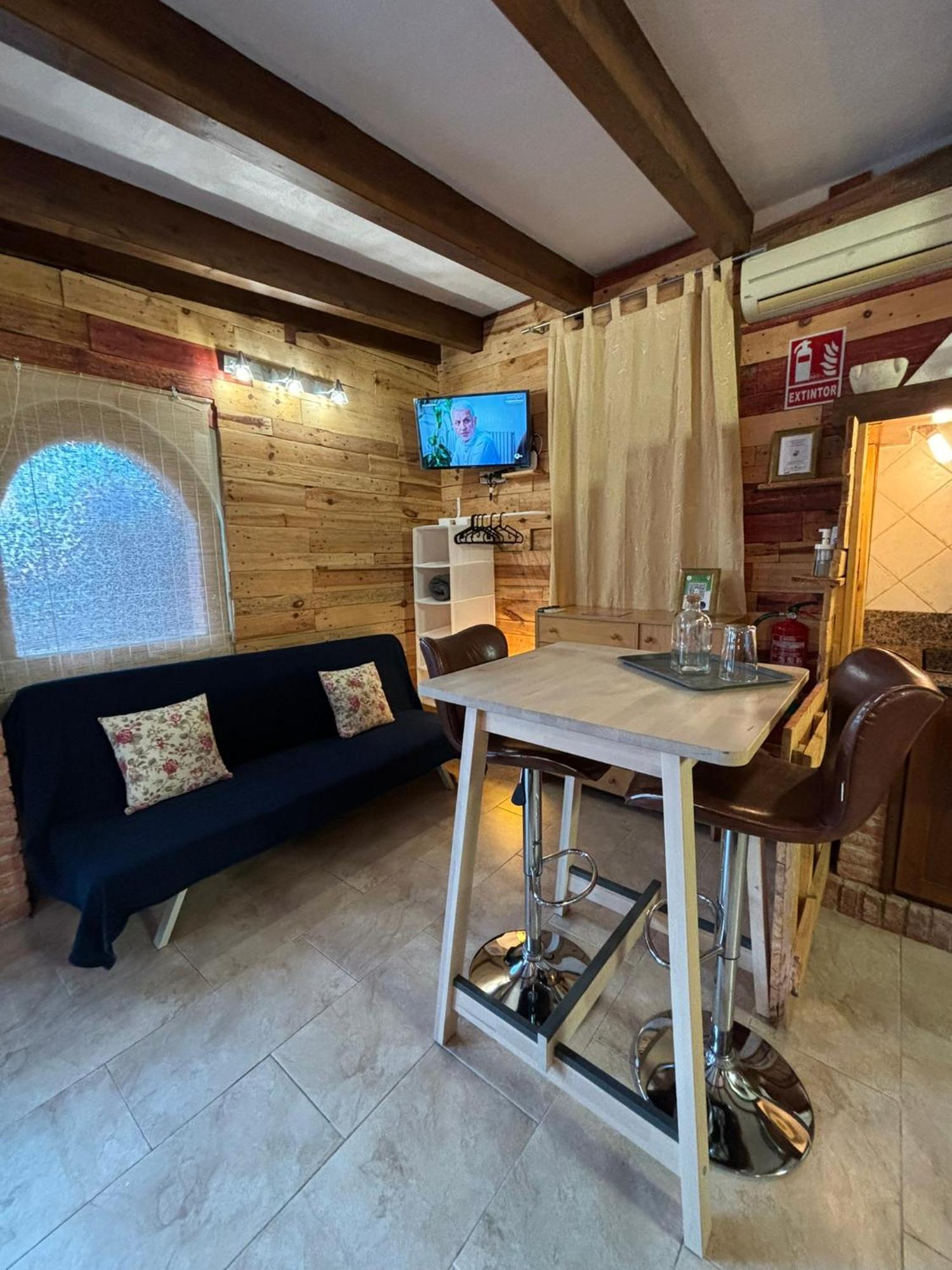 Villa Paquita Loft Делтебре Екстериор снимка