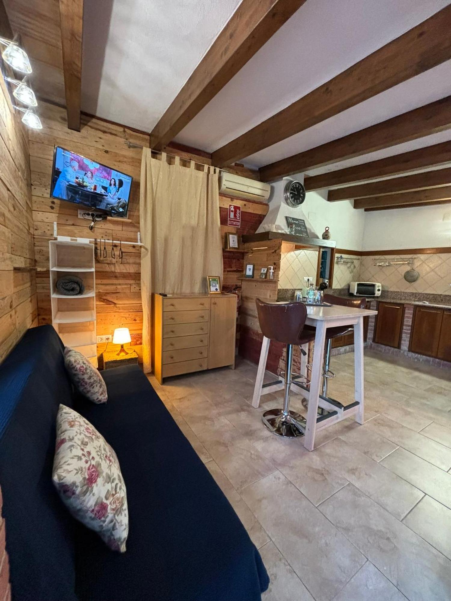 Villa Paquita Loft Делтебре Екстериор снимка